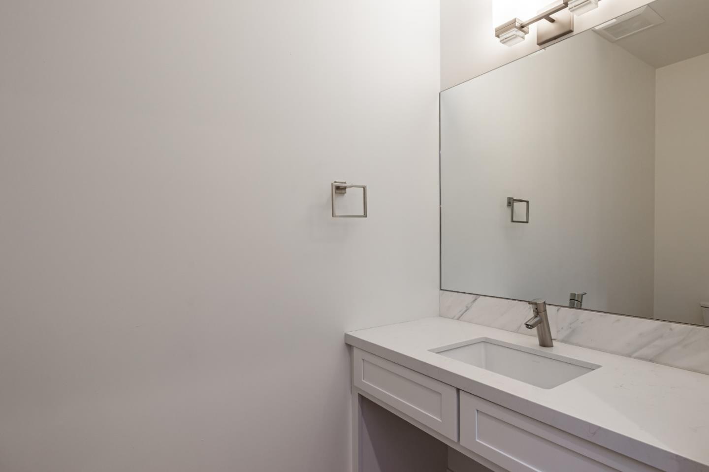 Detail Gallery Image 9 of 14 For 436 Laurel St #3,  San Carlos,  CA 94070 - 2 Beds | 2/1 Baths