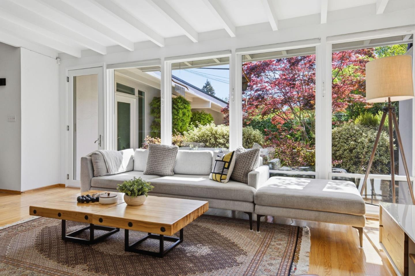 Detail Gallery Image 14 of 47 For 206 Thompson Ave, Mountain View,  CA 94043 - 3 Beds | 2 Baths