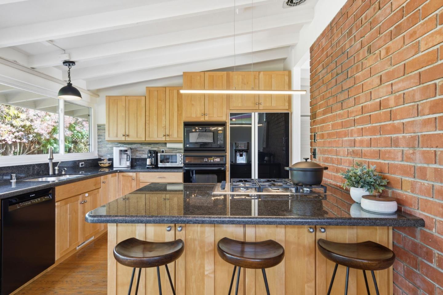 Detail Gallery Image 18 of 47 For 206 Thompson Ave, Mountain View,  CA 94043 - 3 Beds | 2 Baths