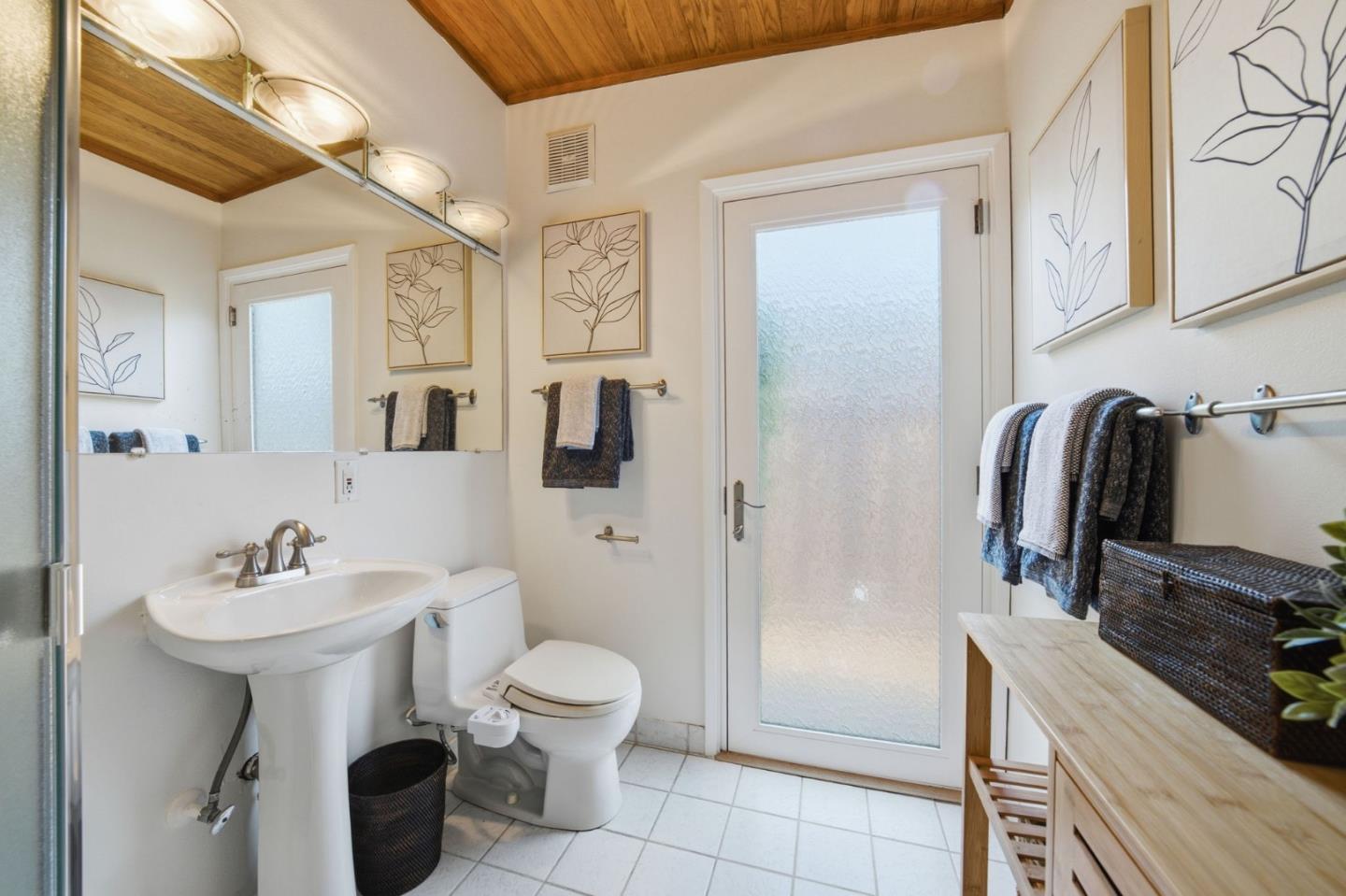 Detail Gallery Image 33 of 47 For 206 Thompson Ave, Mountain View,  CA 94043 - 3 Beds | 2 Baths