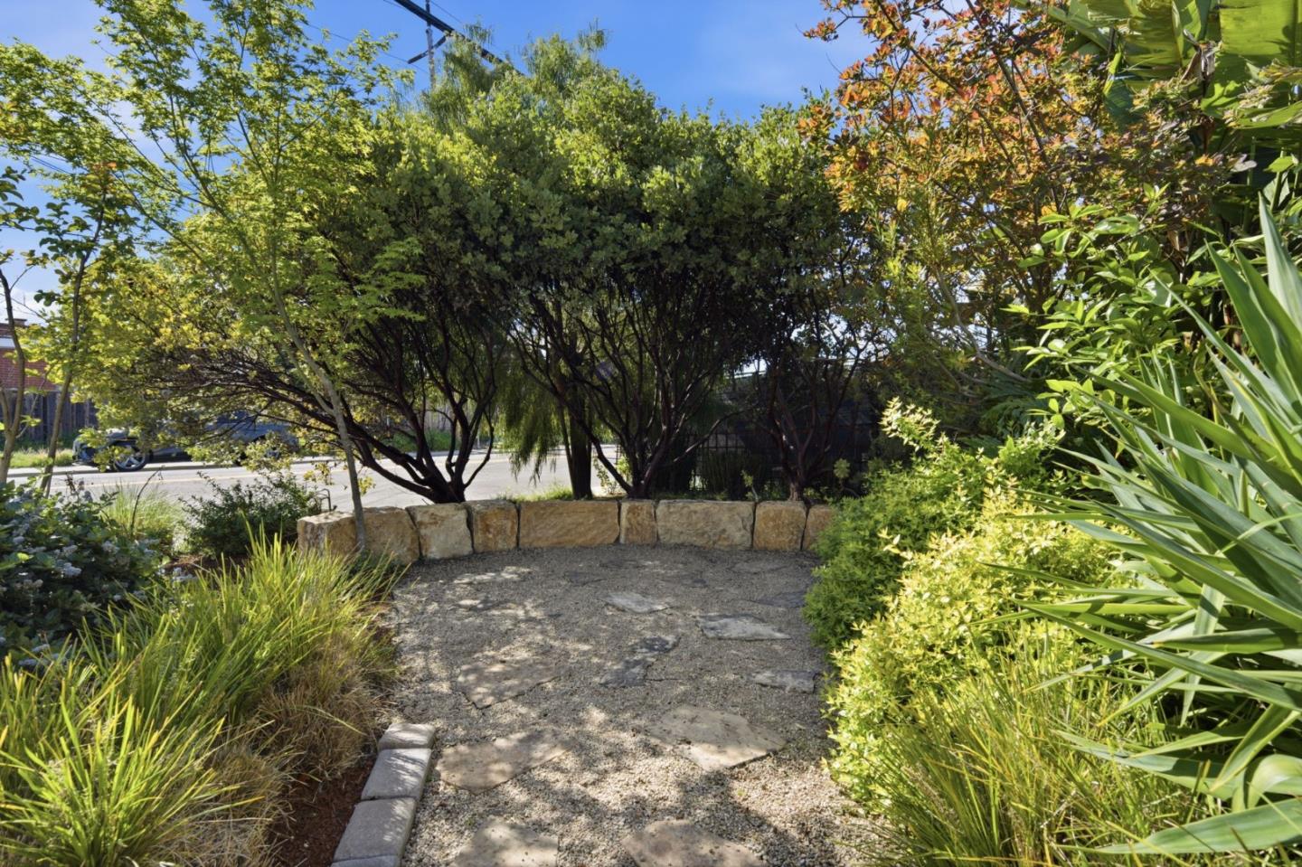 Detail Gallery Image 5 of 47 For 206 Thompson Ave, Mountain View,  CA 94043 - 3 Beds | 2 Baths