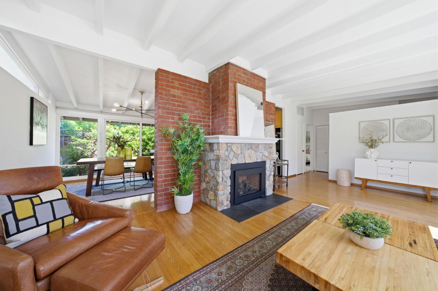 Detail Gallery Image 6 of 47 For 206 Thompson Ave, Mountain View,  CA 94043 - 3 Beds | 2 Baths