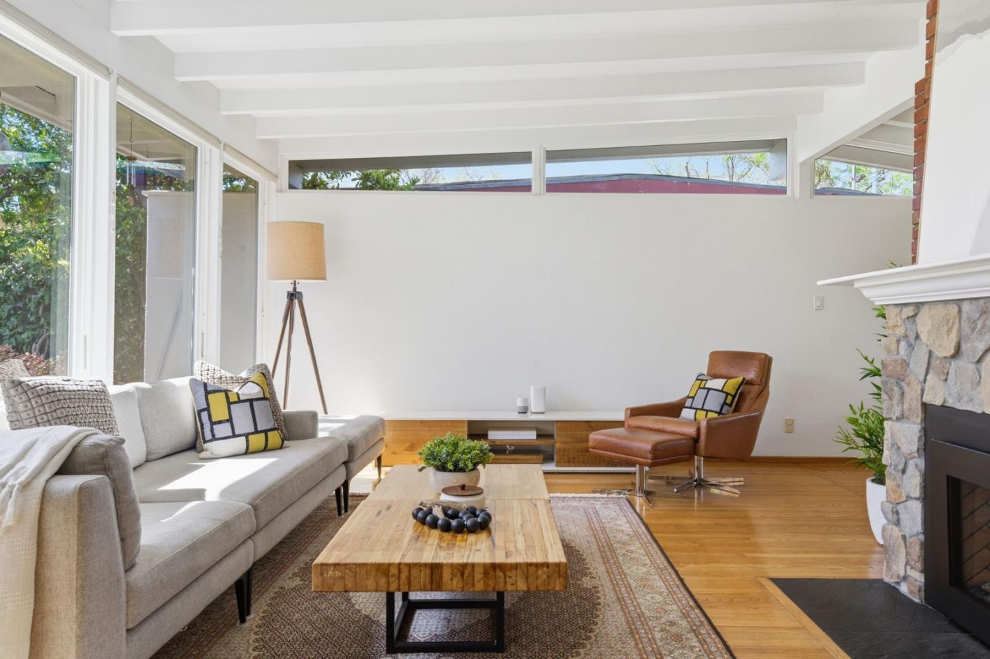 Detail Gallery Image 8 of 47 For 206 Thompson Ave, Mountain View,  CA 94043 - 3 Beds | 2 Baths