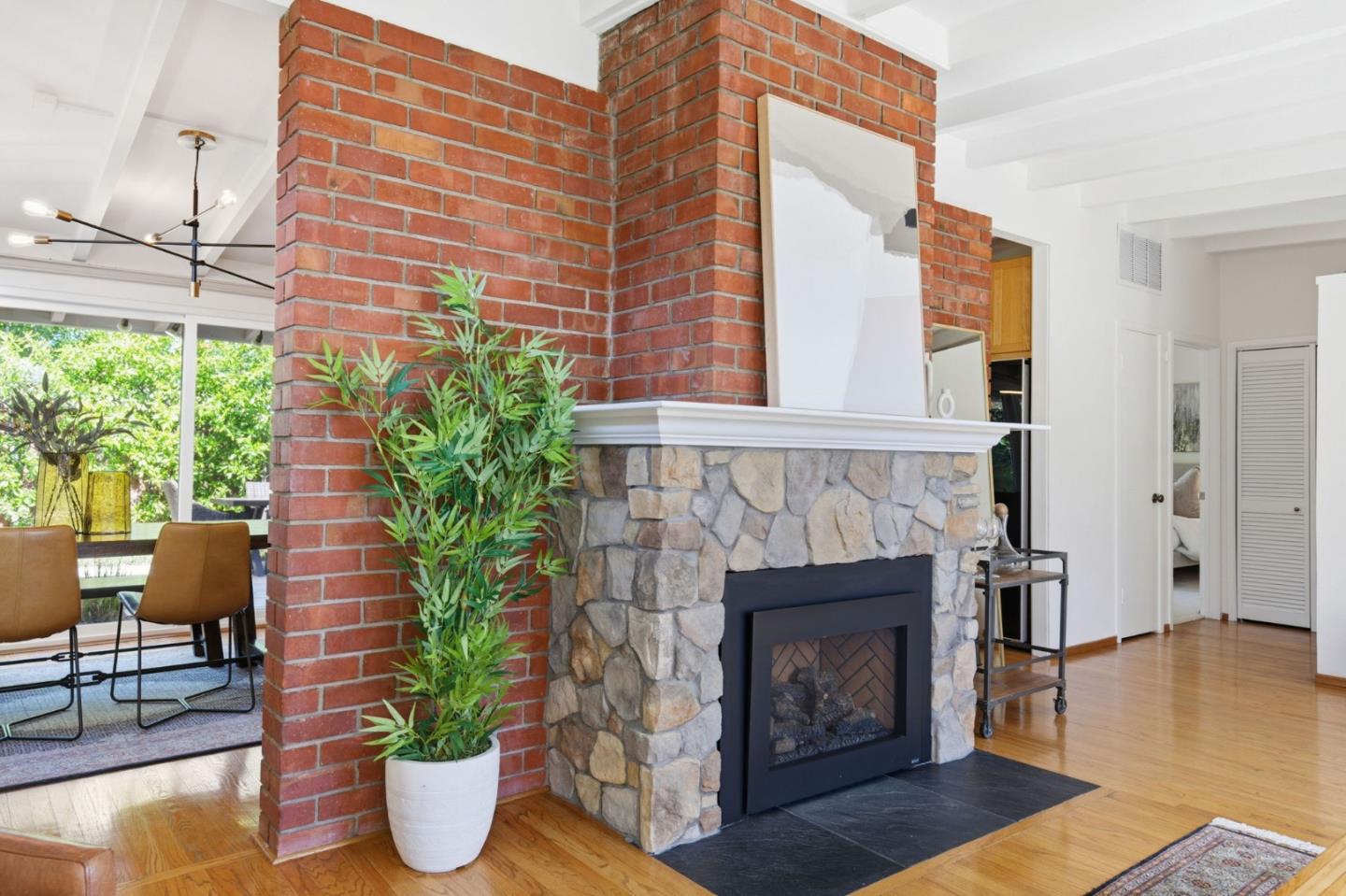 Detail Gallery Image 9 of 47 For 206 Thompson Ave, Mountain View,  CA 94043 - 3 Beds | 2 Baths