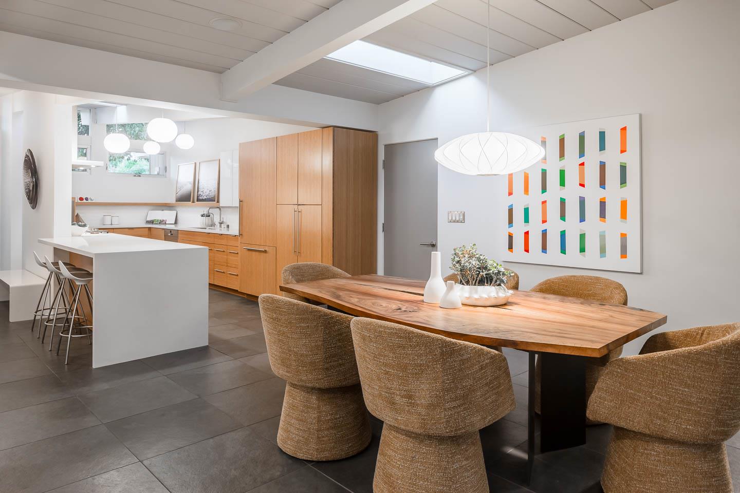 Detail Gallery Image 6 of 19 For 618 Wildwood Ln, Palo Alto,  CA 94303 - 4 Beds | 3 Baths