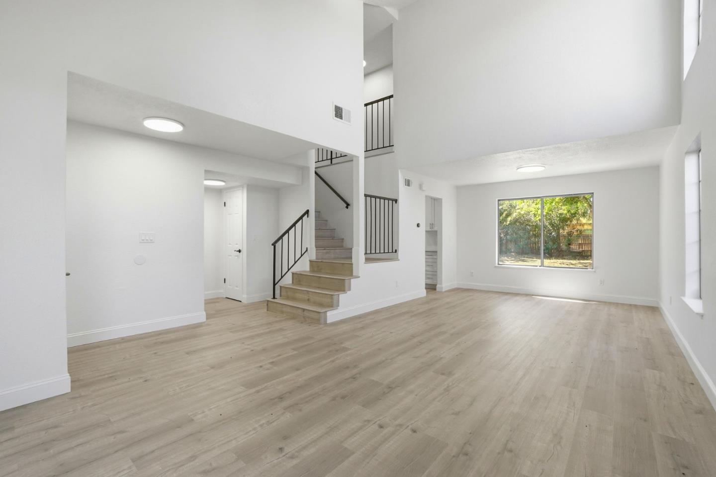 Detail Gallery Image 2 of 29 For 4368 via Dora Dr, Antioch,  CA 94531 - 4 Beds | 2/1 Baths