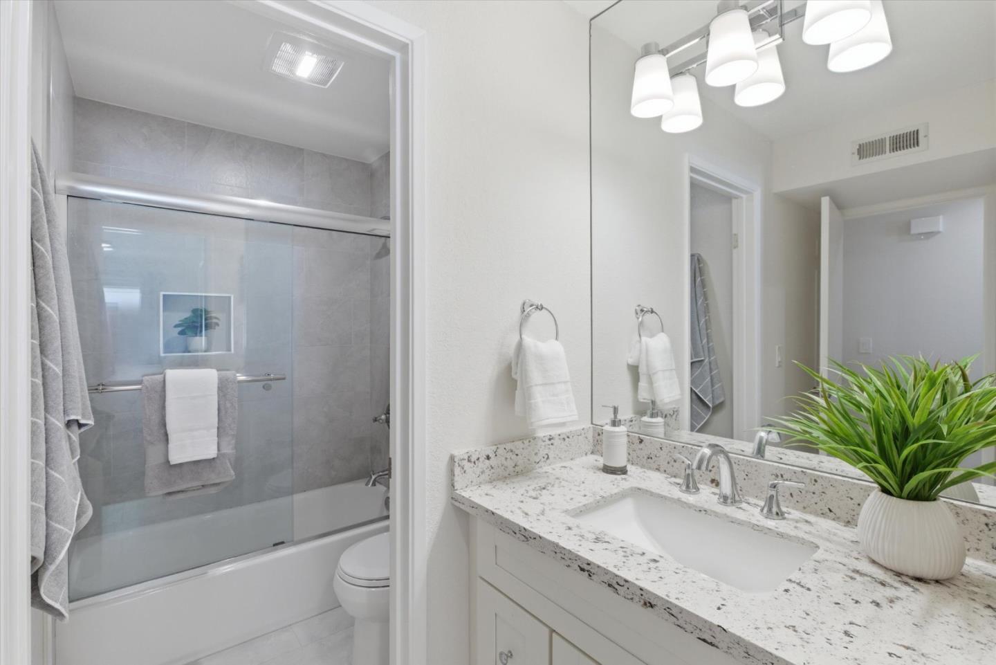 Detail Gallery Image 16 of 26 For 701 San Conrado Ter #7,  Sunnyvale,  CA 94085 - 2 Beds | 2 Baths