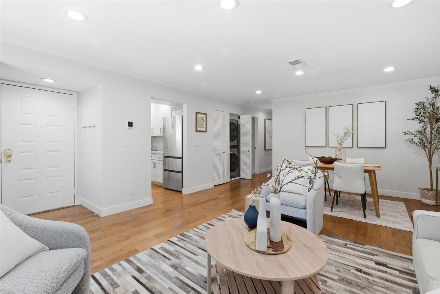 Detail Gallery Image 7 of 26 For 701 San Conrado Ter #7,  Sunnyvale,  CA 94085 - 2 Beds | 2 Baths