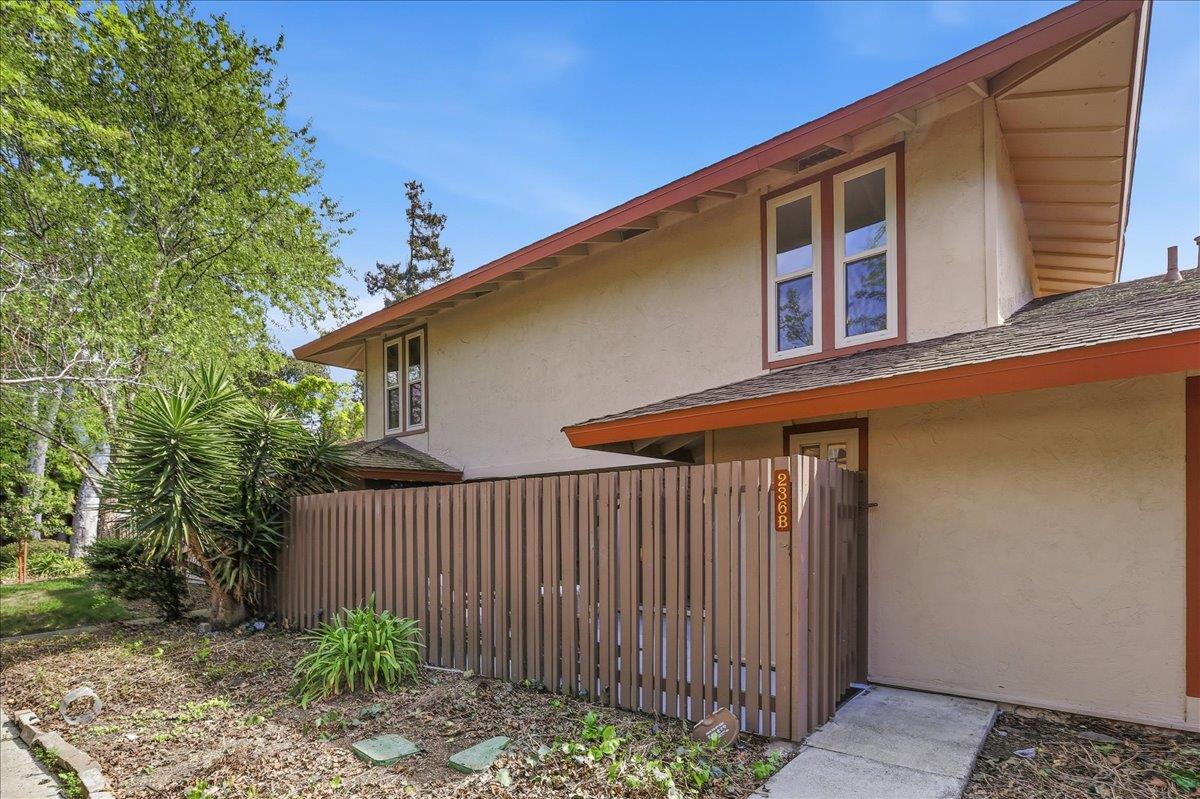 Detail Gallery Image 32 of 44 For 236 E Red Oak Dr #B,  Sunnyvale,  CA 94086 - 2 Beds | 1/1 Baths