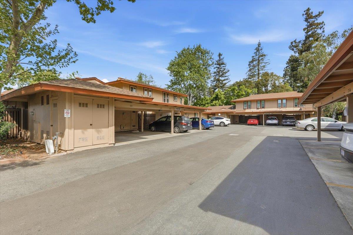 Detail Gallery Image 33 of 44 For 236 E Red Oak Dr #B,  Sunnyvale,  CA 94086 - 2 Beds | 1/1 Baths