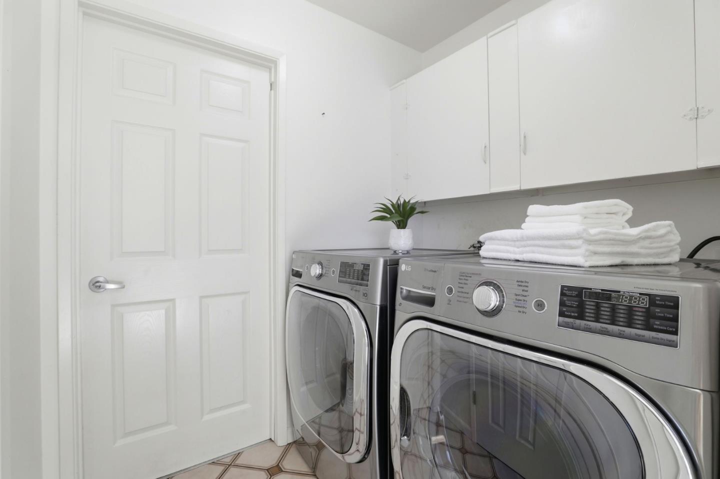 Detail Gallery Image 25 of 61 For 1079 the Dalles Ave, Sunnyvale,  CA 94087 - 3 Beds | 2/1 Baths