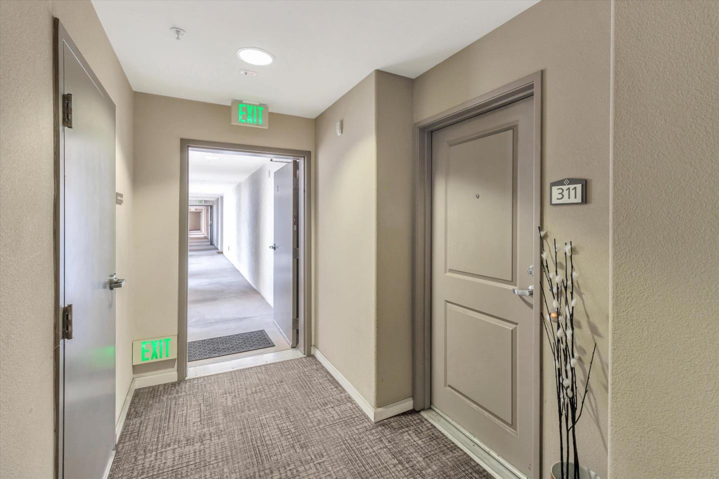 Detail Gallery Image 2 of 14 For Campisi Way,  Campbell,  CA 95008 - 2 Beds | 2 Baths