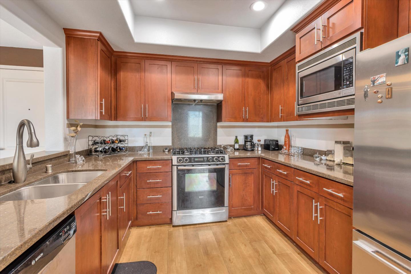 Detail Gallery Image 7 of 14 For Campisi Way,  Campbell,  CA 95008 - 2 Beds | 2 Baths