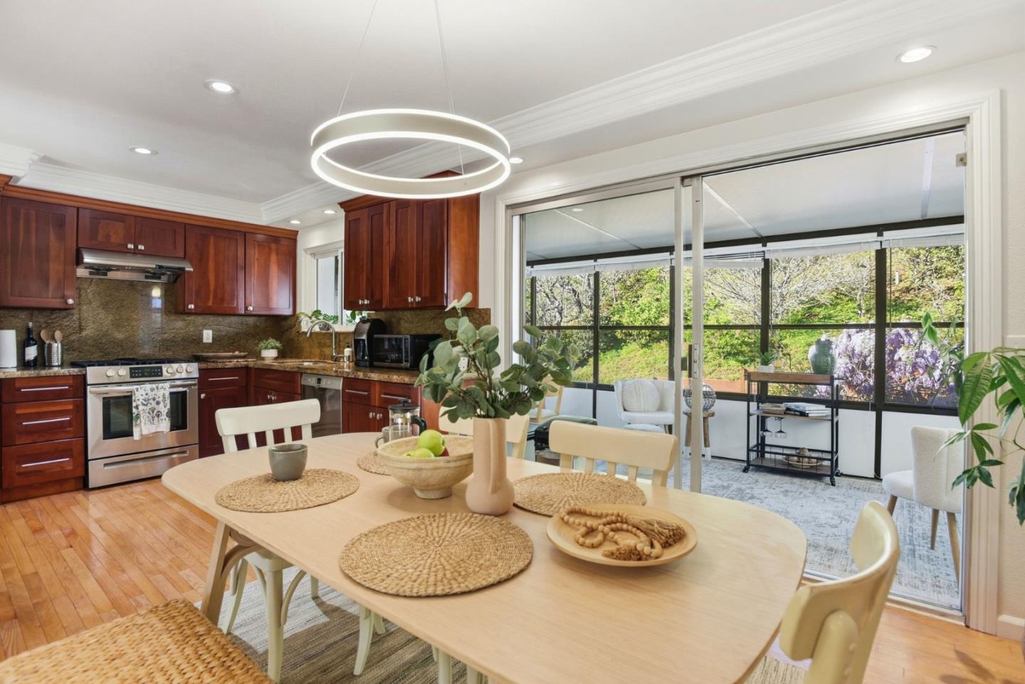 Detail Gallery Image 12 of 46 For 1155 Grand Teton Dr, Pacifica,  CA 94044 - 3 Beds | 3 Baths