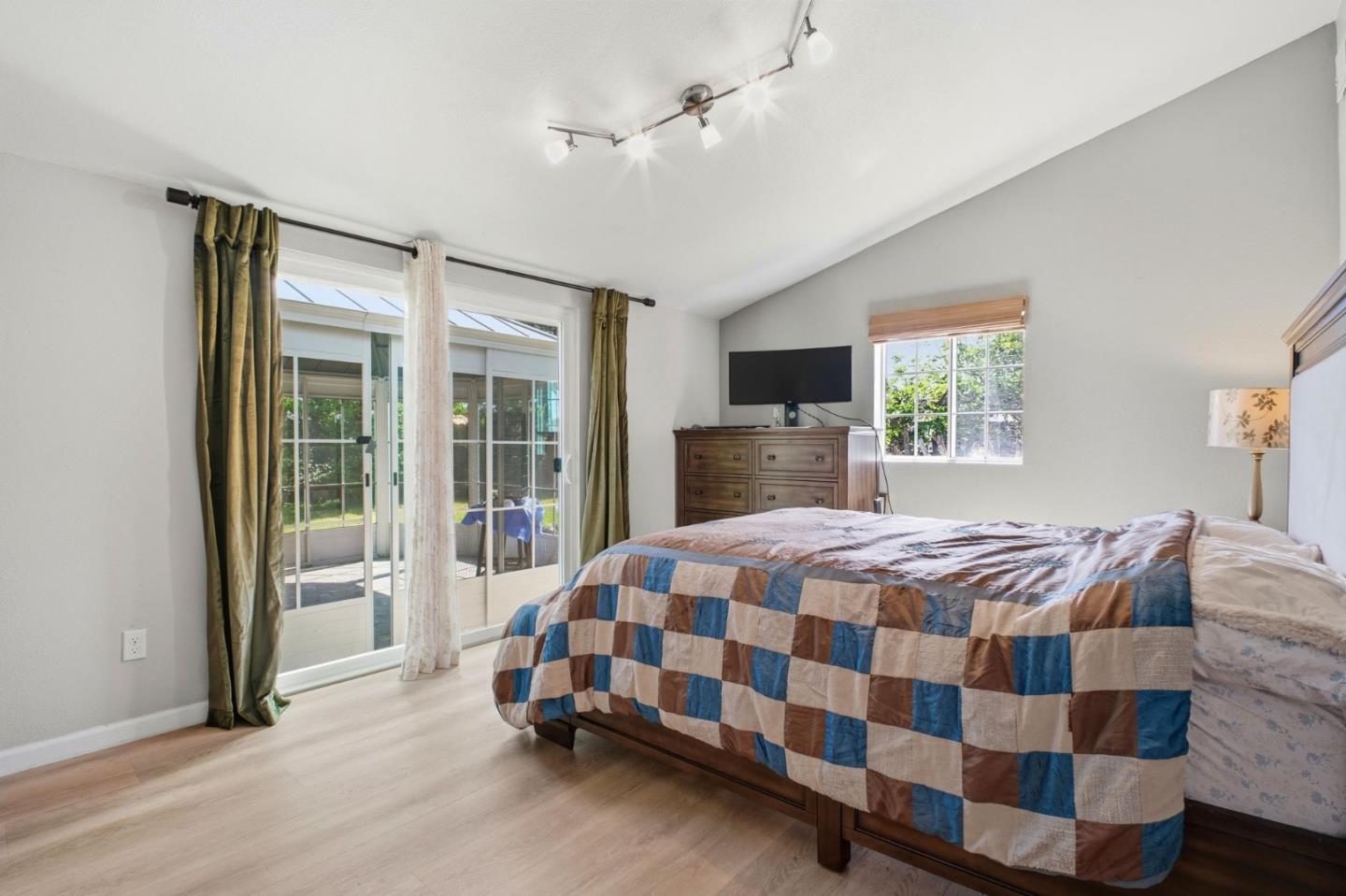 Detail Gallery Image 13 of 26 For 36985 Walnut St, Newark,  CA 94560 - 4 Beds | 3 Baths