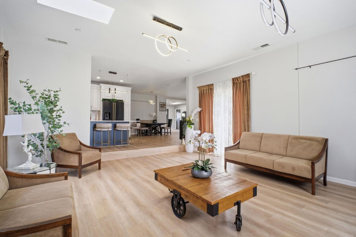 Detail Gallery Image 7 of 26 For 36985 Walnut St, Newark,  CA 94560 - 4 Beds | 3 Baths