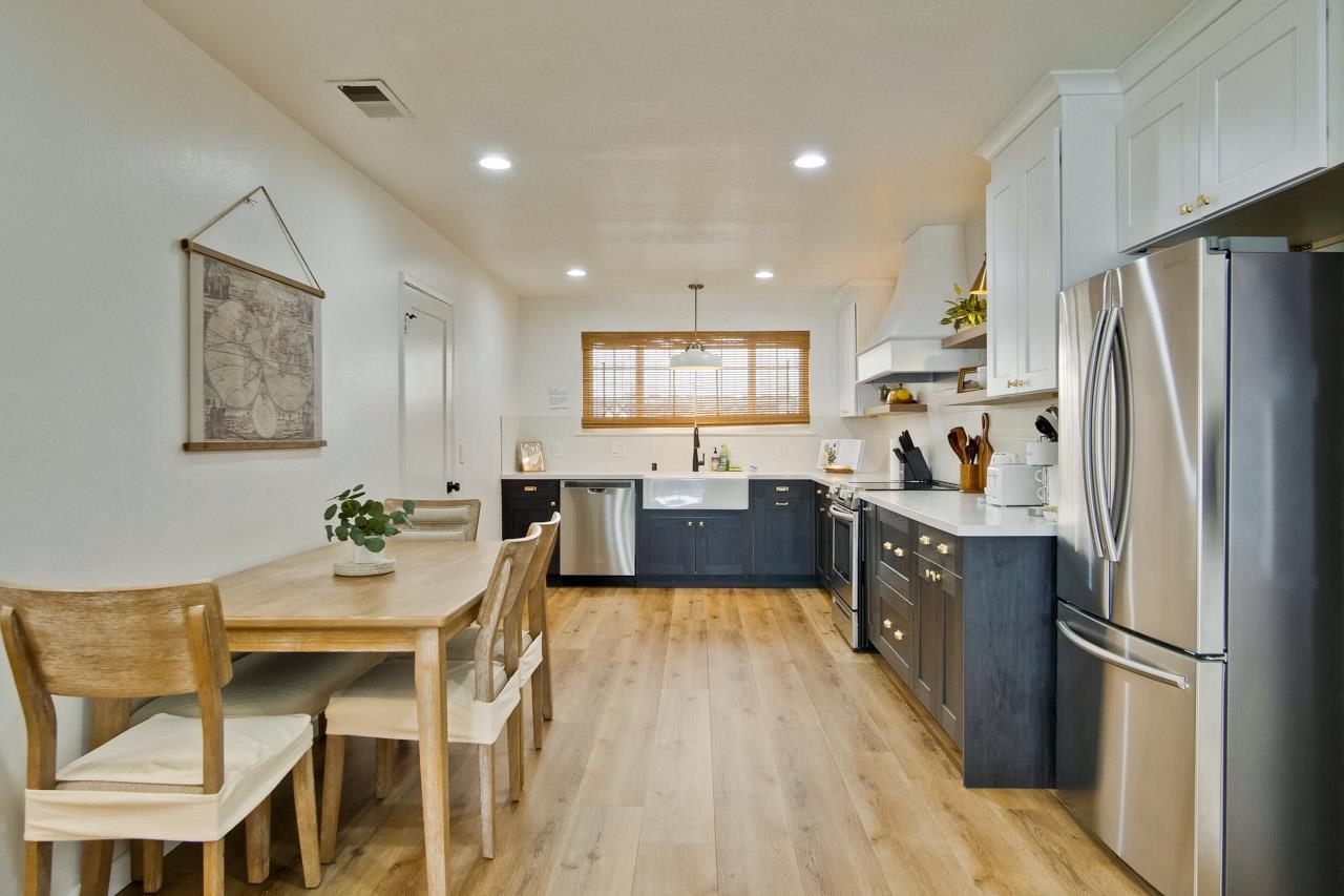 Detail Gallery Image 10 of 51 For 732 N Redwood Ave, San Jose,  CA 95128 - 3 Beds | 1/1 Baths