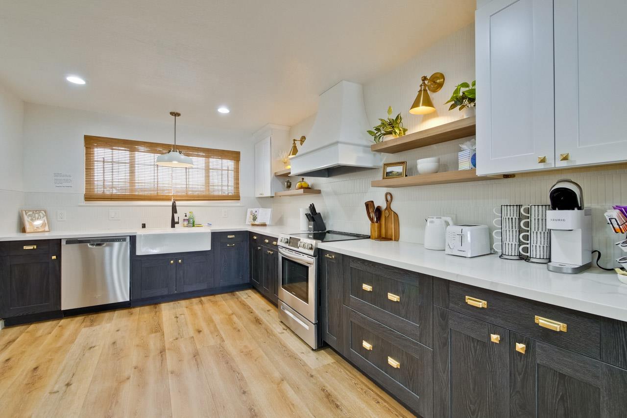 Detail Gallery Image 11 of 51 For 732 N Redwood Ave, San Jose,  CA 95128 - 3 Beds | 1/1 Baths