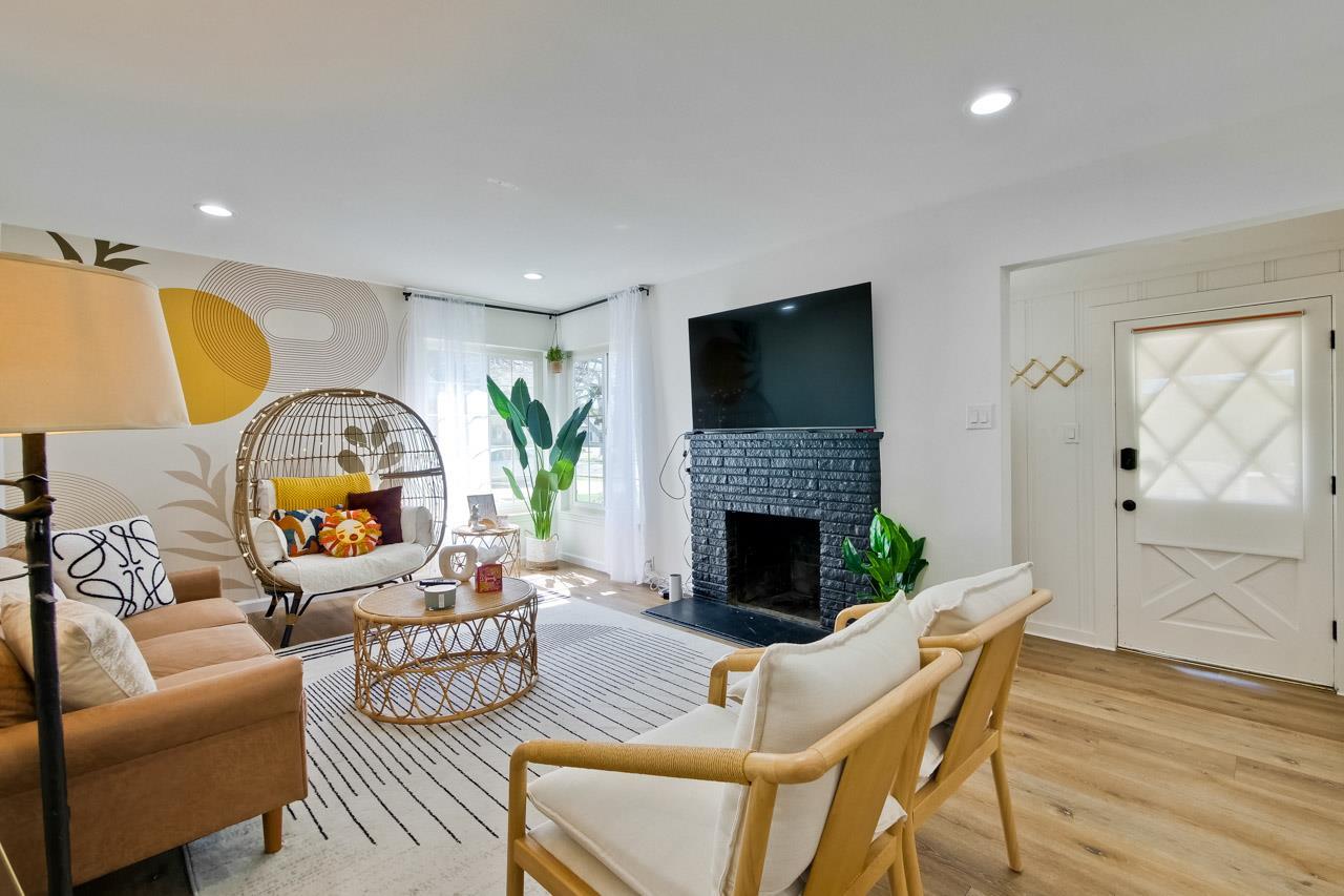 Detail Gallery Image 5 of 51 For 732 N Redwood Ave, San Jose,  CA 95128 - 3 Beds | 1/1 Baths