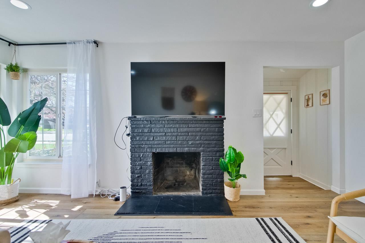 Detail Gallery Image 7 of 51 For 732 N Redwood Ave, San Jose,  CA 95128 - 3 Beds | 1/1 Baths