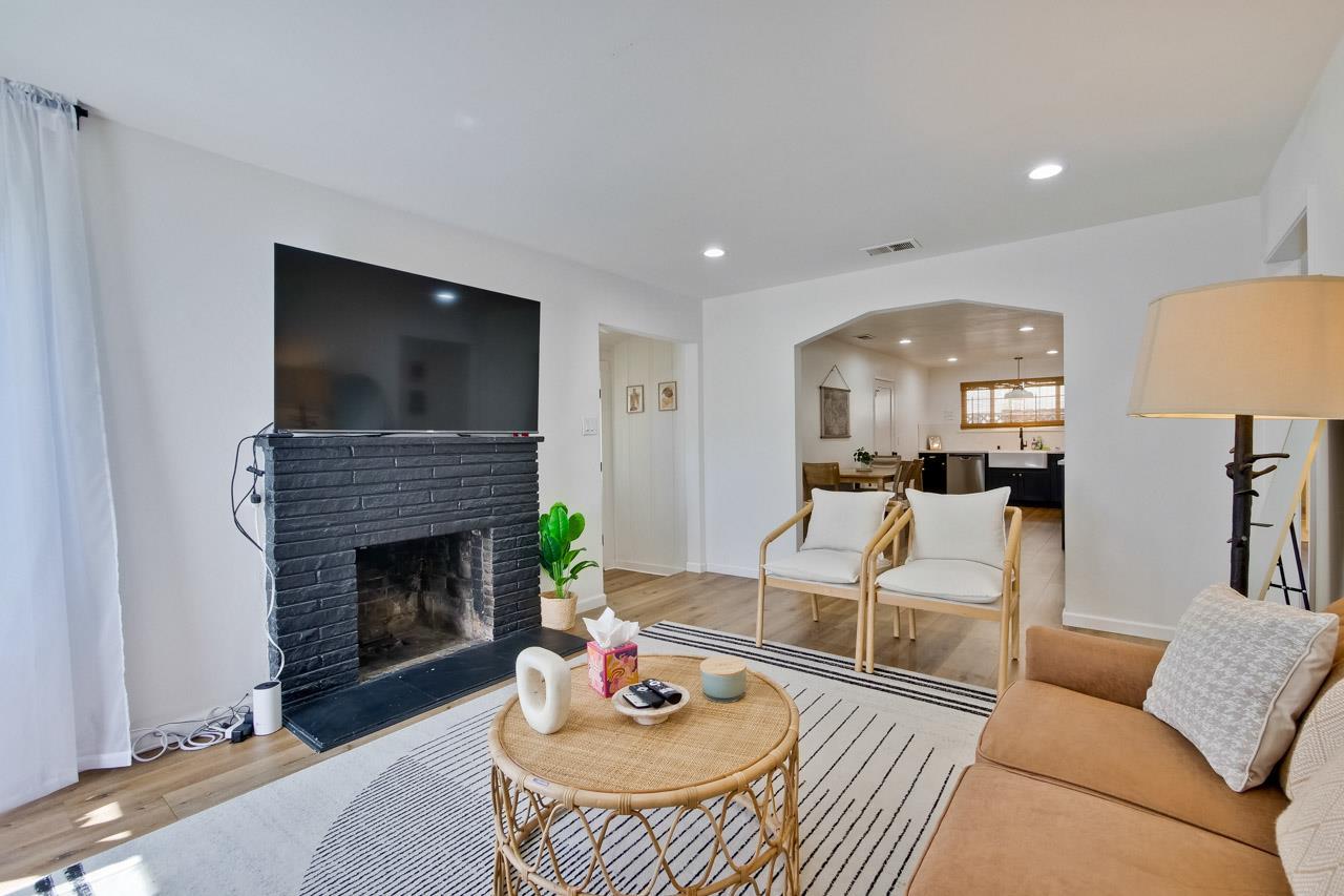 Detail Gallery Image 8 of 51 For 732 N Redwood Ave, San Jose,  CA 95128 - 3 Beds | 1/1 Baths