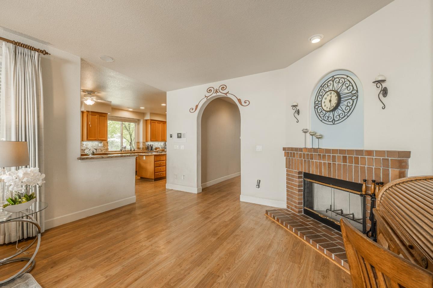 Detail Gallery Image 14 of 47 For 1533 Calco Creek Dr, San Jose,  CA 95127 - 6 Beds | 4 Baths