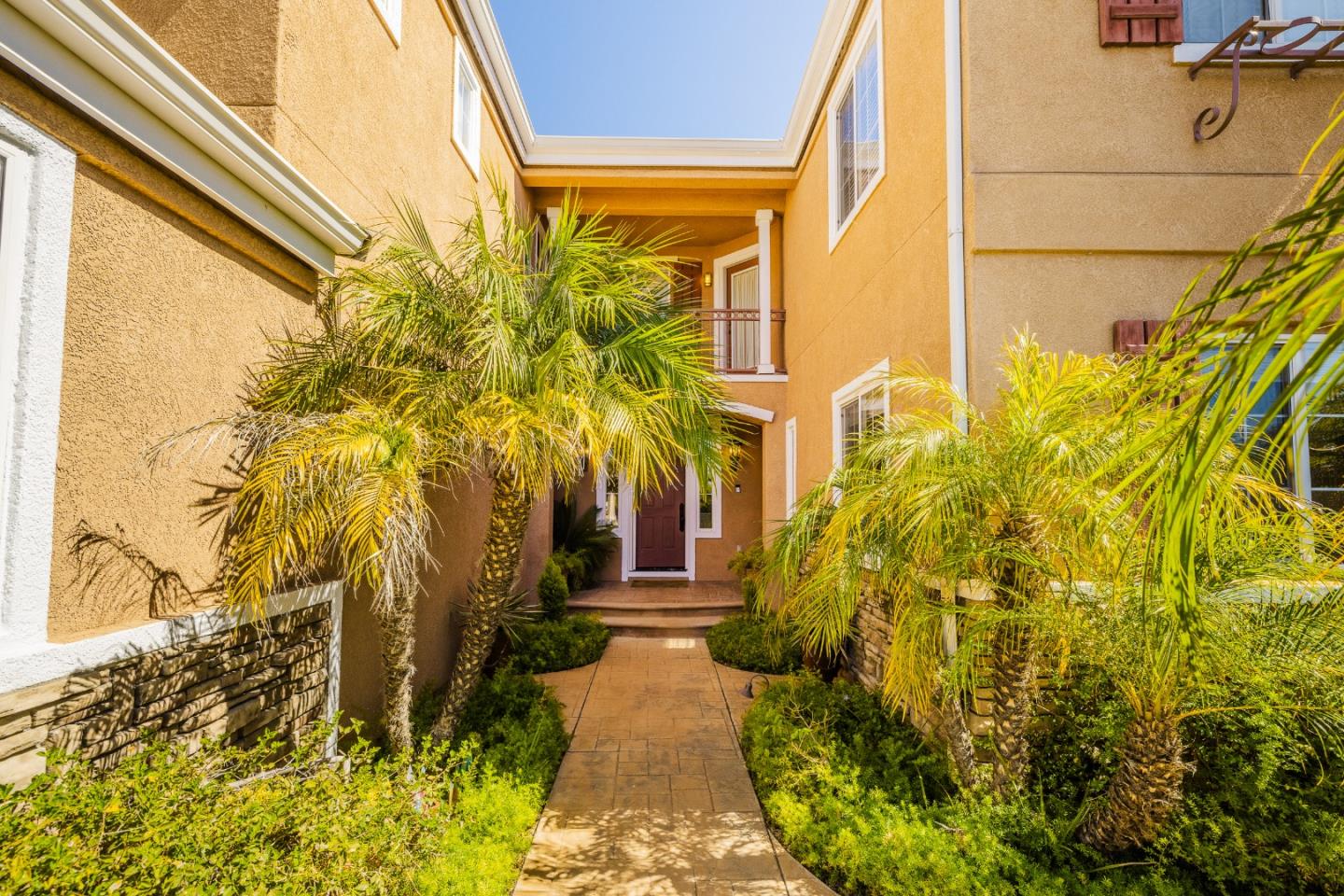 Detail Gallery Image 2 of 47 For 1533 Calco Creek Dr, San Jose,  CA 95127 - 6 Beds | 4 Baths