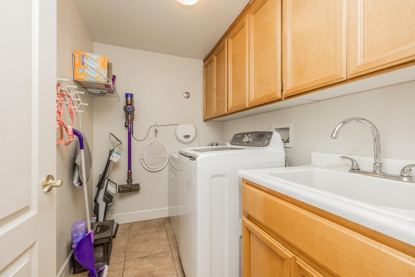 Detail Gallery Image 36 of 47 For 1533 Calco Creek Dr, San Jose,  CA 95127 - 6 Beds | 4 Baths