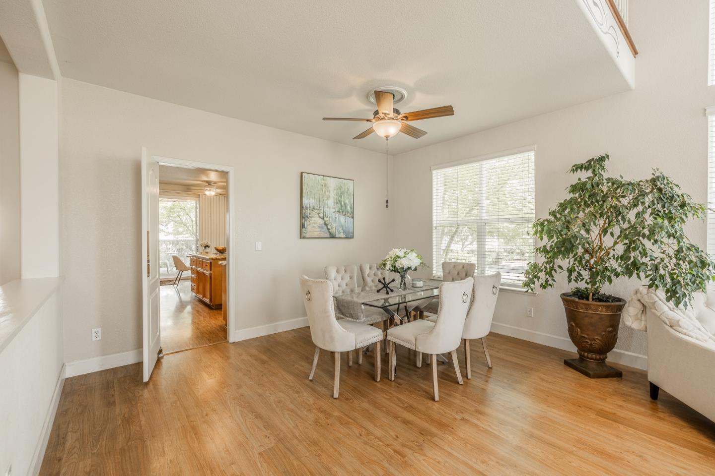 Detail Gallery Image 8 of 47 For 1533 Calco Creek Dr, San Jose,  CA 95127 - 6 Beds | 4 Baths