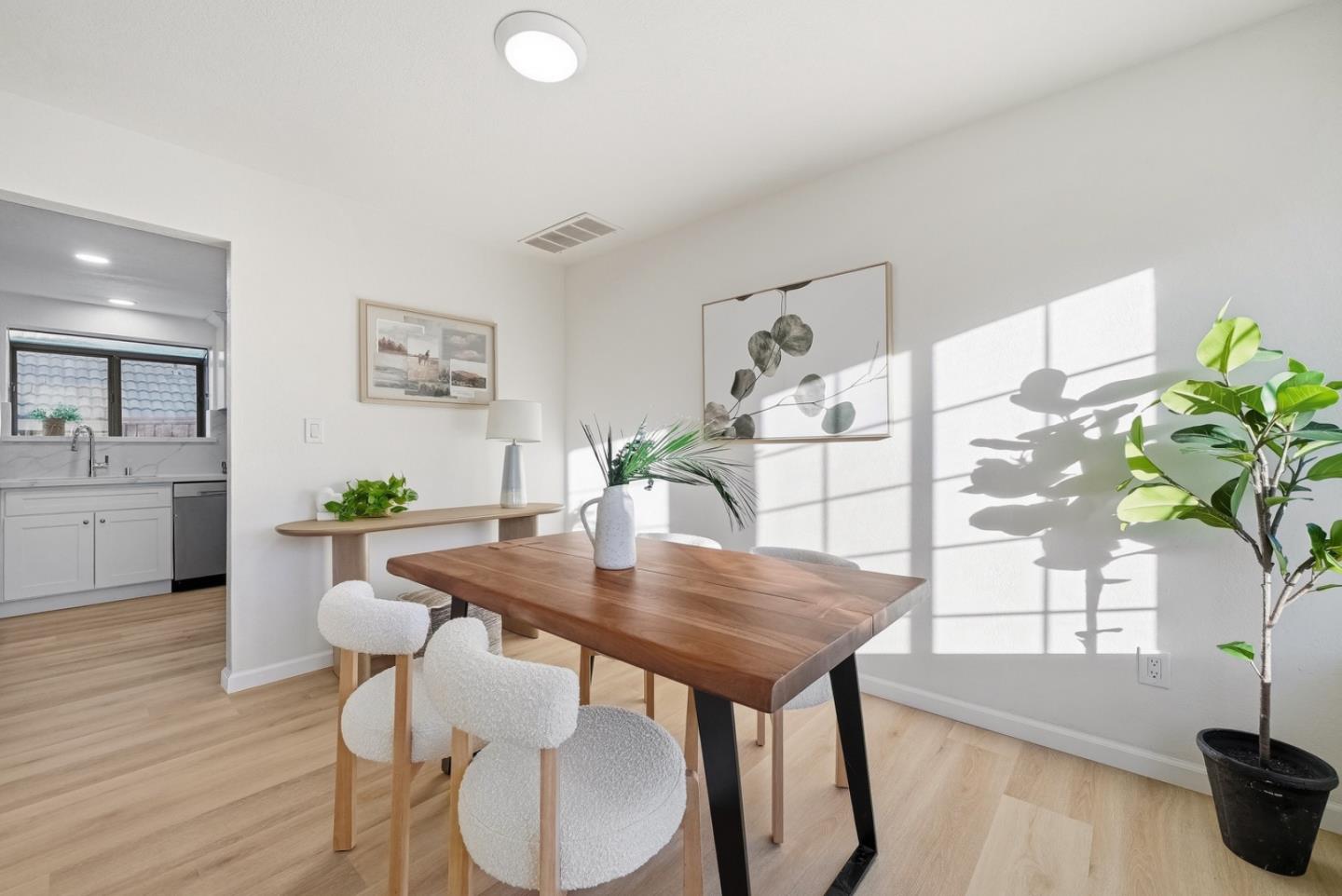 Detail Gallery Image 12 of 38 For 7252 Martwood Way, San Jose,  CA 95120 - 3 Beds | 2/1 Baths