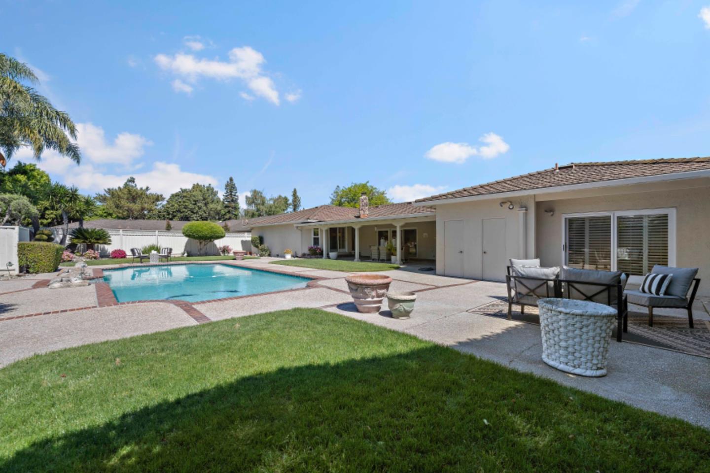 Detail Gallery Image 51 of 62 For 1588 Robsheal Dr, San Jose,  CA 95125 - 3 Beds | 3 Baths