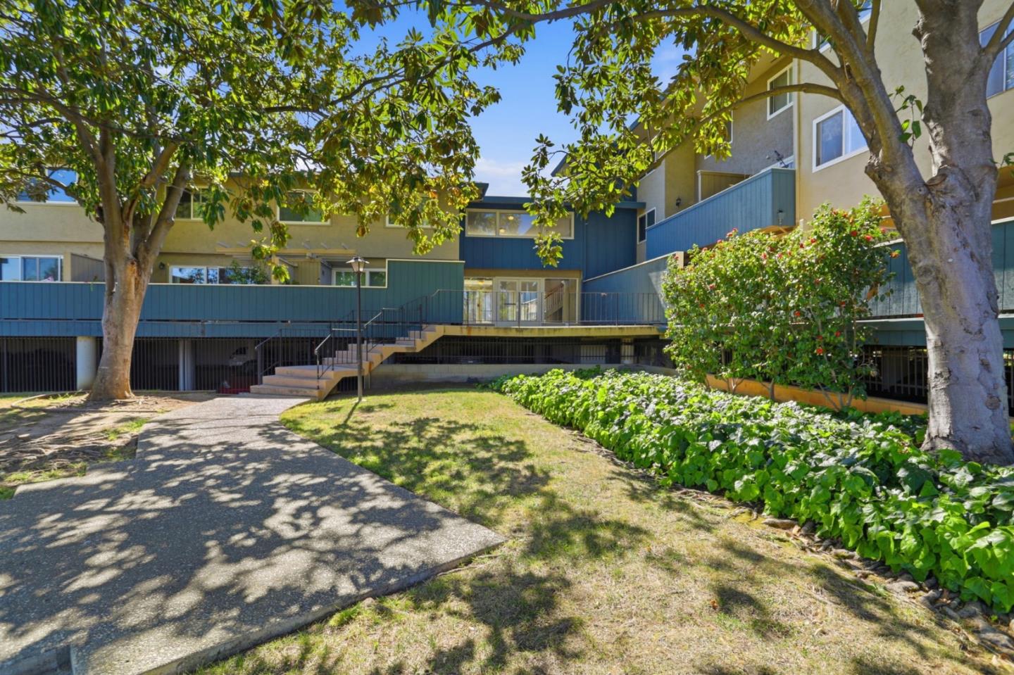 Detail Gallery Image 4 of 35 For 7150 Rainbow Dr #4,  San Jose,  CA 95129 - 2 Beds | 1 Baths