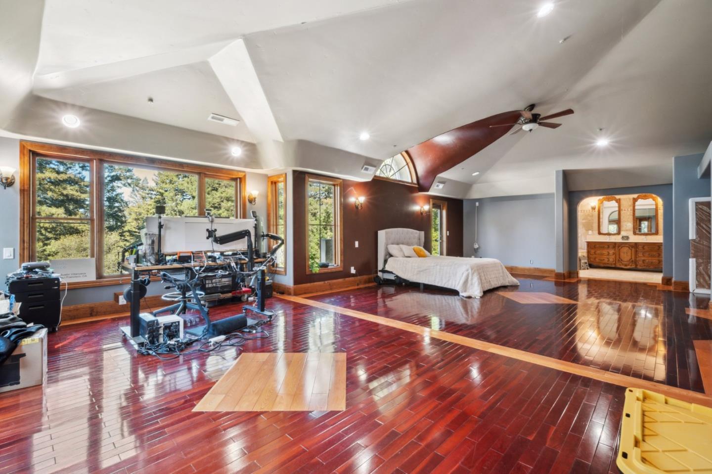 Detail Gallery Image 30 of 51 For 24541 Miller Hill Rd, Los Gatos,  CA 95033 - 5 Beds | 5/1 Baths