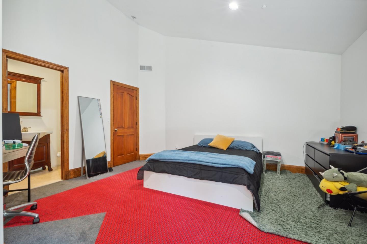 Detail Gallery Image 36 of 51 For 24541 Miller Hill Rd, Los Gatos,  CA 95033 - 5 Beds | 5/1 Baths