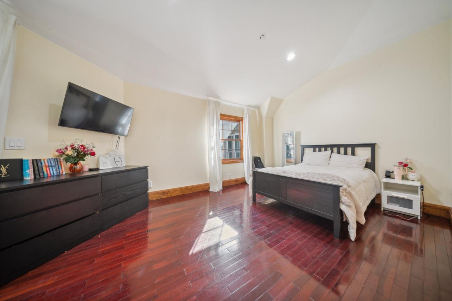 Detail Gallery Image 40 of 51 For 24541 Miller Hill Rd, Los Gatos,  CA 95033 - 5 Beds | 5/1 Baths