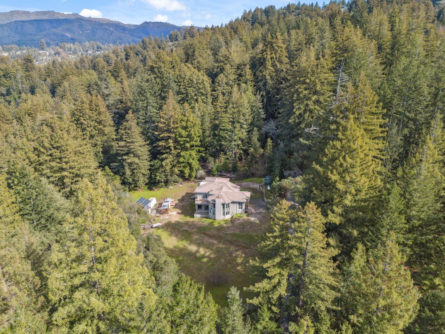 Detail Gallery Image 45 of 51 For 24541 Miller Hill Rd, Los Gatos,  CA 95033 - 5 Beds | 5/1 Baths