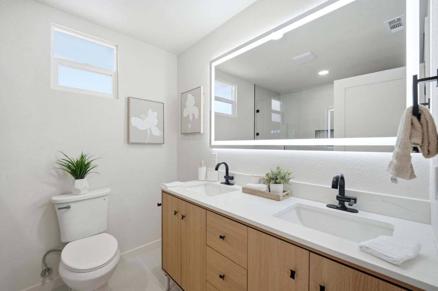 Detail Gallery Image 10 of 21 For 49 Hermitage Ln, Hayward,  CA 94544 - 3 Beds | 2 Baths