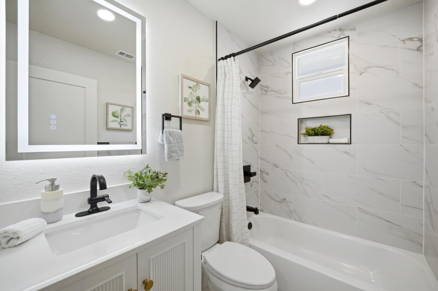 Detail Gallery Image 13 of 21 For 49 Hermitage Ln, Hayward,  CA 94544 - 3 Beds | 2 Baths