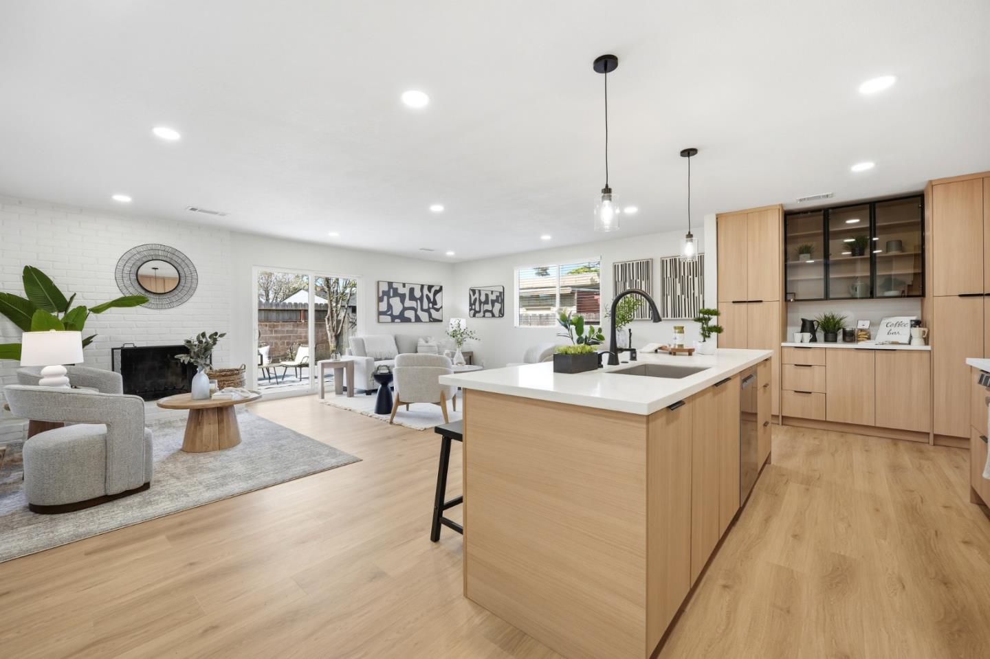 Detail Gallery Image 2 of 21 For 49 Hermitage Ln, Hayward,  CA 94544 - 3 Beds | 2 Baths