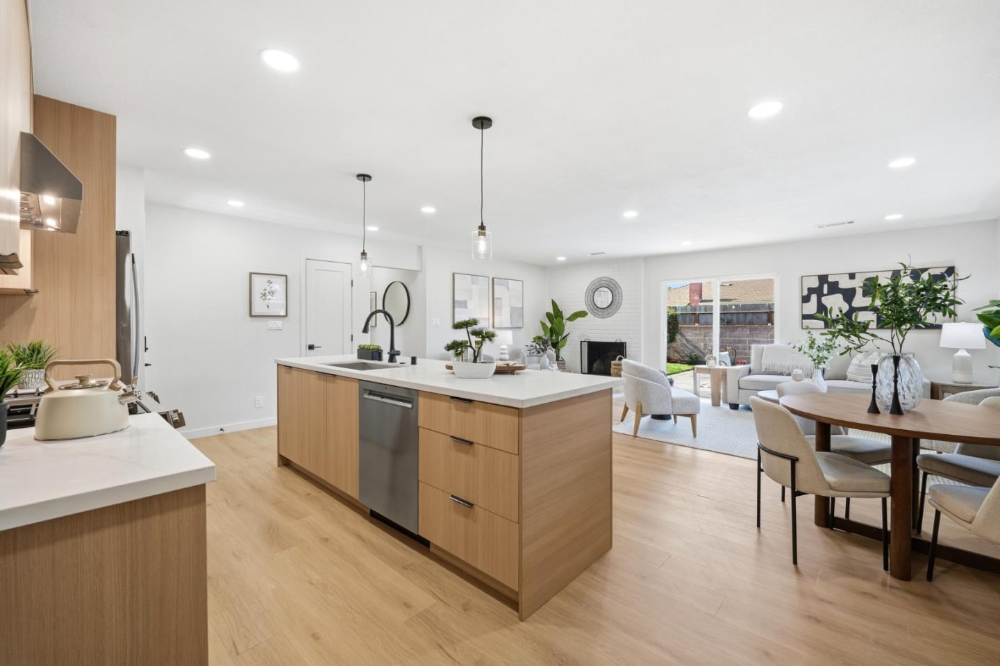 Detail Gallery Image 3 of 21 For 49 Hermitage Ln, Hayward,  CA 94544 - 3 Beds | 2 Baths