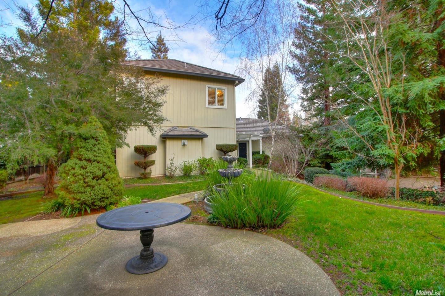 Detail Gallery Image 2 of 11 For 3520 Emerson Dr, Roseville,  CA 95661 - 3 Beds | 2/1 Baths