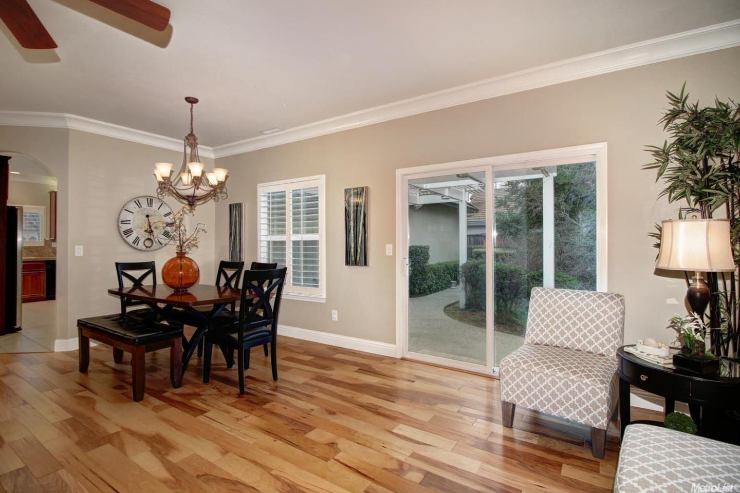 Detail Gallery Image 4 of 11 For 3520 Emerson Dr, Roseville,  CA 95661 - 3 Beds | 2/1 Baths