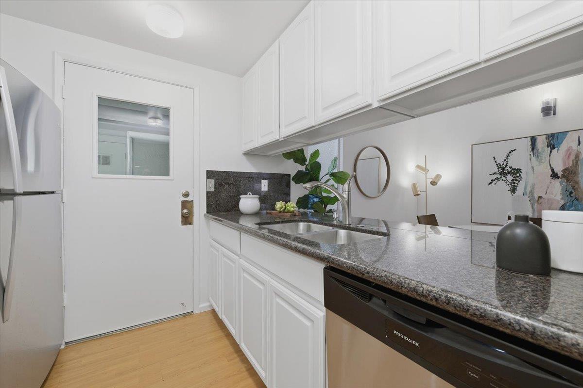 Detail Gallery Image 11 of 21 For 5751 Birch Ter, Fremont,  CA 94538 - 2 Beds | 1/1 Baths