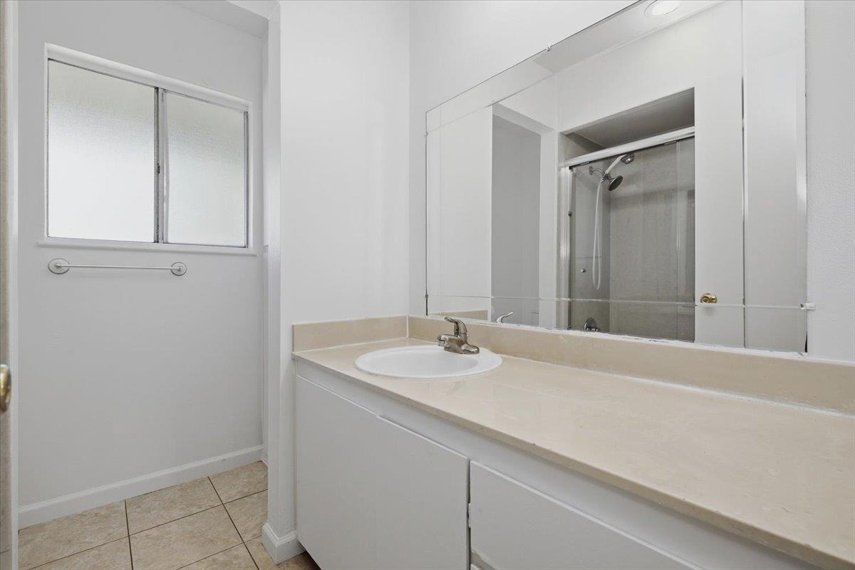 Detail Gallery Image 13 of 21 For 5751 Birch Ter, Fremont,  CA 94538 - 2 Beds | 1/1 Baths