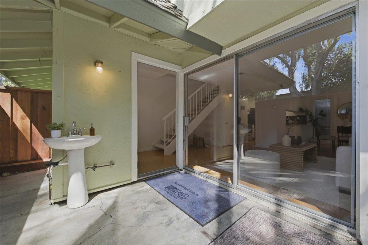 Detail Gallery Image 6 of 21 For 5751 Birch Ter, Fremont,  CA 94538 - 2 Beds | 1/1 Baths