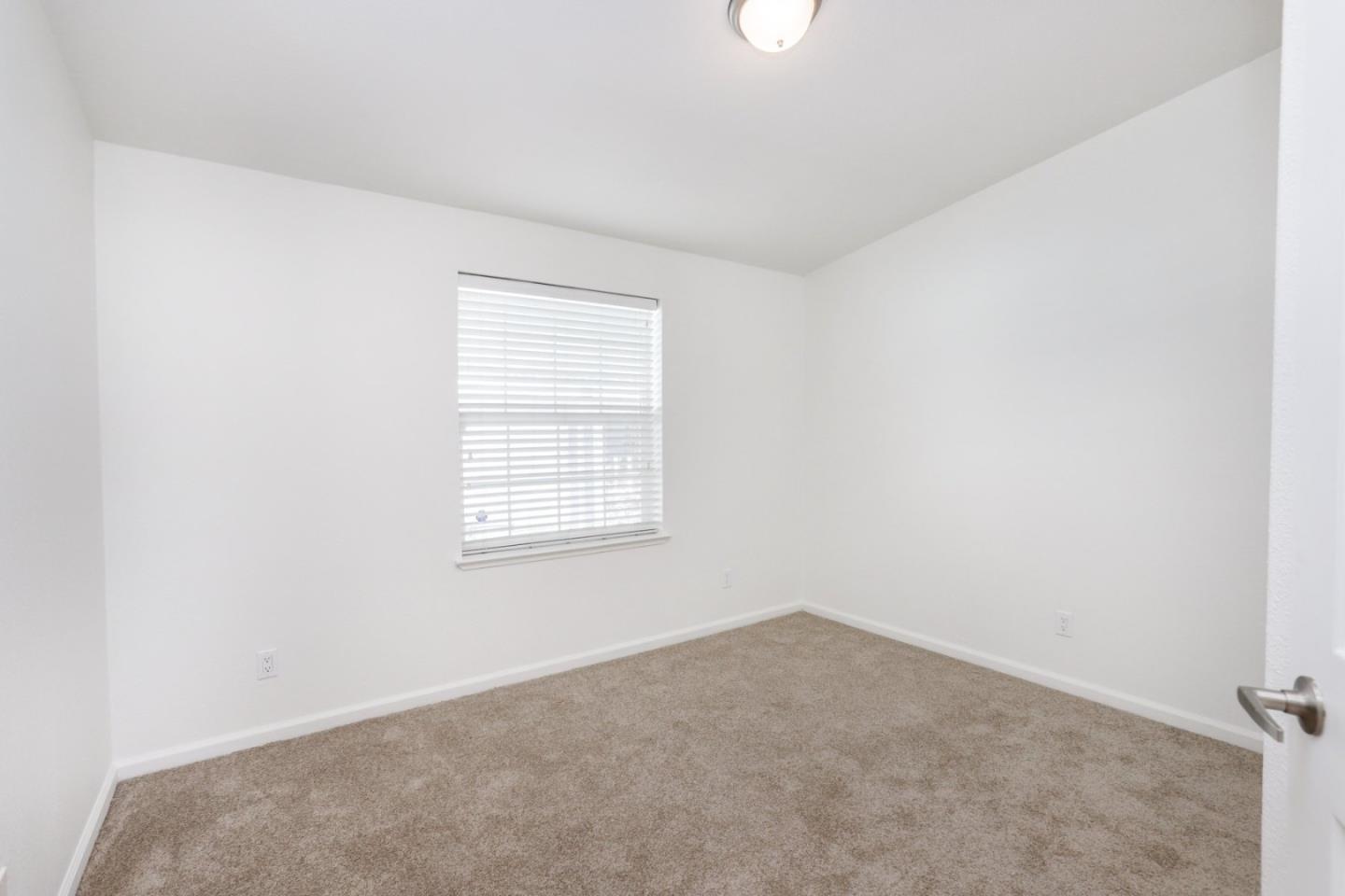 Detail Gallery Image 13 of 42 For 471 Mill Pond Dr #471,  San Jose,  CA 95125 - 3 Beds | 2 Baths