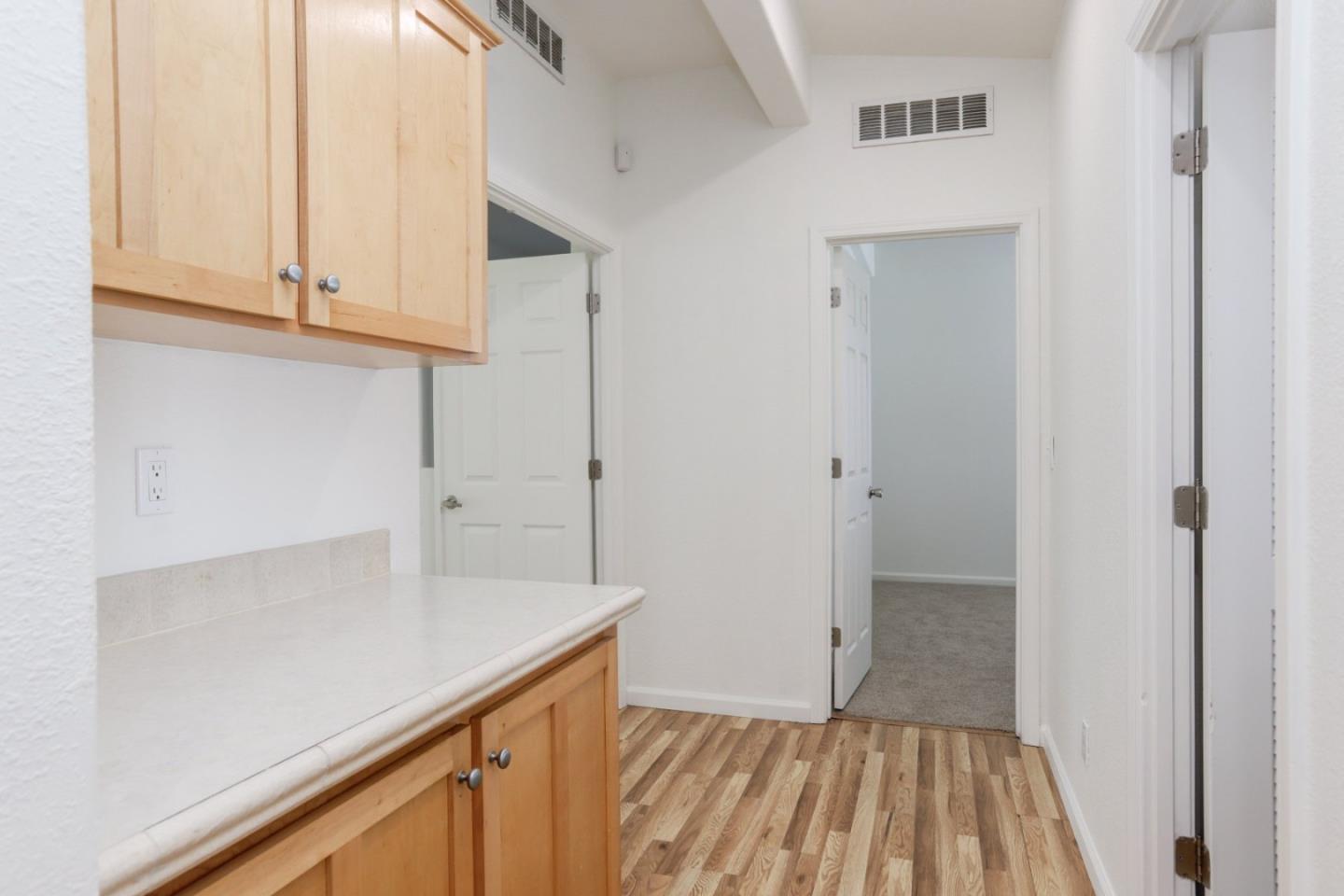 Detail Gallery Image 15 of 42 For 471 Mill Pond Dr #471,  San Jose,  CA 95125 - 3 Beds | 2 Baths