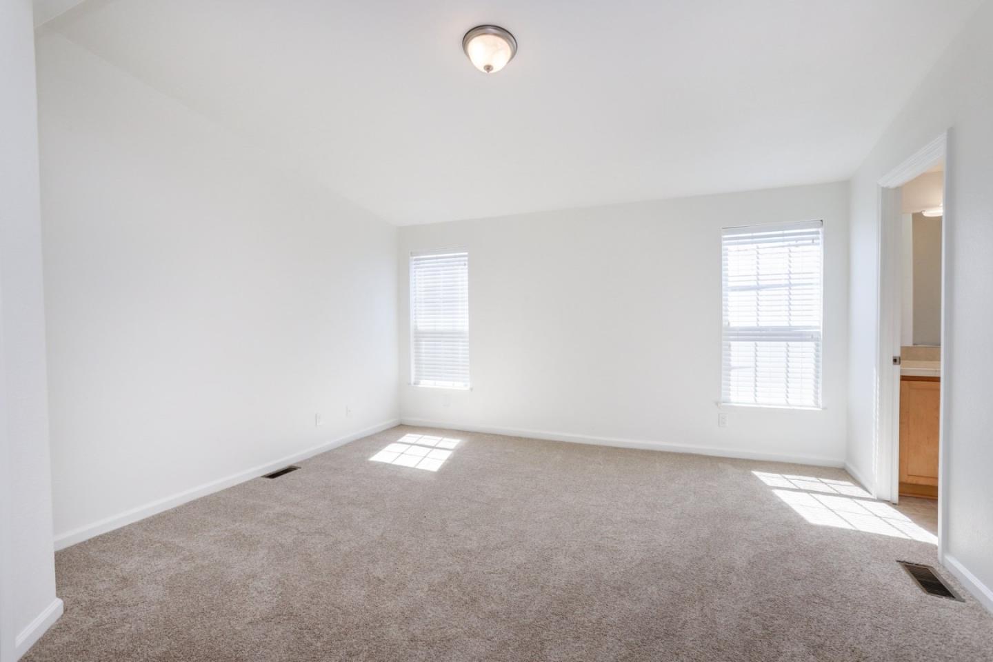 Detail Gallery Image 22 of 42 For 471 Mill Pond Dr #471,  San Jose,  CA 95125 - 3 Beds | 2 Baths