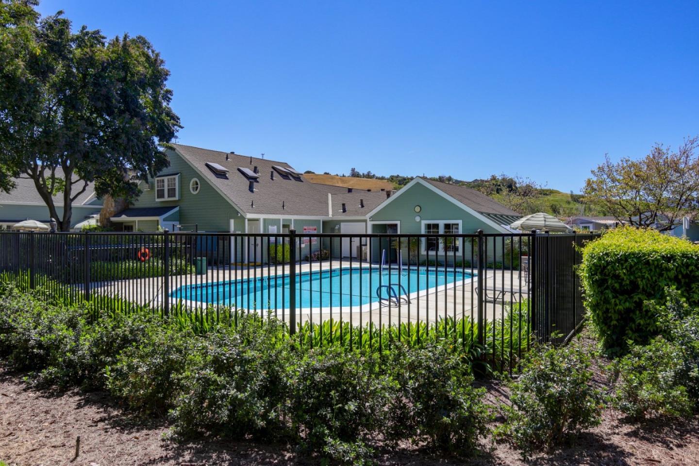 Detail Gallery Image 36 of 42 For 471 Mill Pond Dr #471,  San Jose,  CA 95125 - 3 Beds | 2 Baths