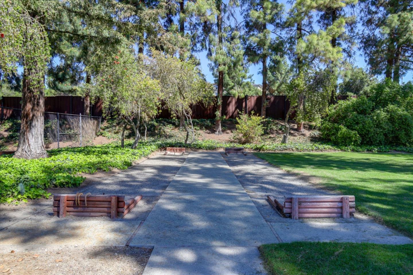 Detail Gallery Image 39 of 42 For 471 Mill Pond Dr #471,  San Jose,  CA 95125 - 3 Beds | 2 Baths